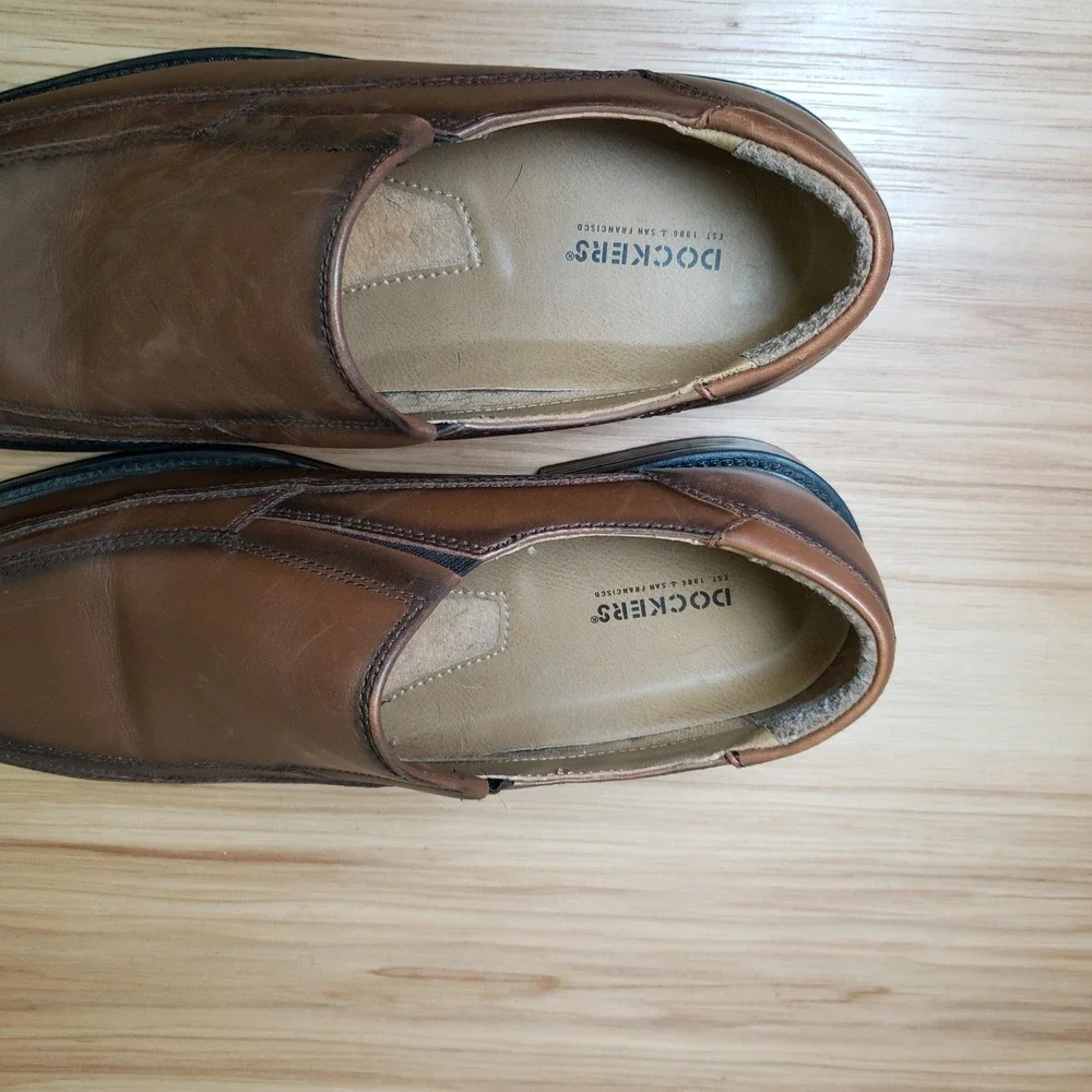 Dockers Slip On Comfort‎ Loafers Classic Brown Leather Comfort Shoes Size 9